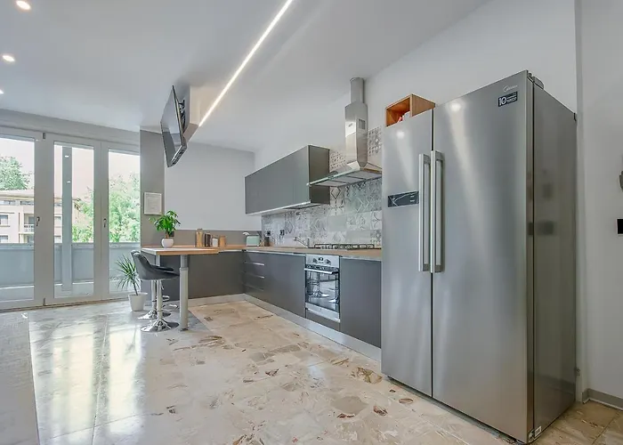 Alle Porte Del Centro - - - Ingresso Centro Storico - Parcheggio Gratuito Gasthuis Reggio nell'Emilia