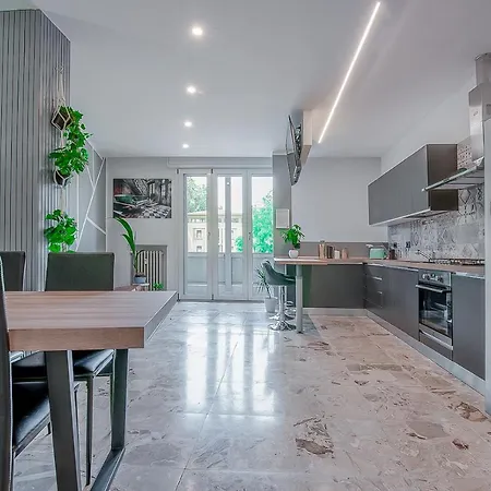 Alle Porte Del Centro - - - Ingresso Centro Storico - Parcheggio Gratuito Reggio Emilia