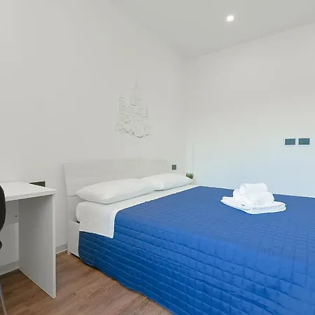 Alle Porte Del Centro - - - Ingresso Centro Storico - Parcheggio Gratuito Guest house Reggio Emilia