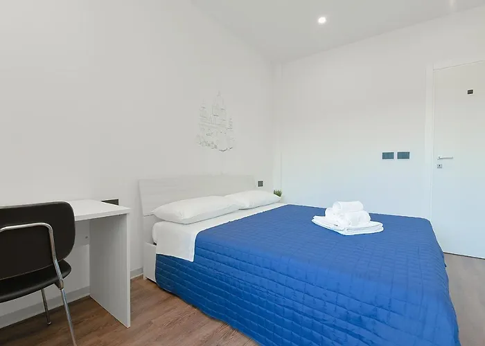 Alle Porte Del Centro - - - Ingresso Centro Storico - Parcheggio Gratuito Gæstehus Reggio Emilia